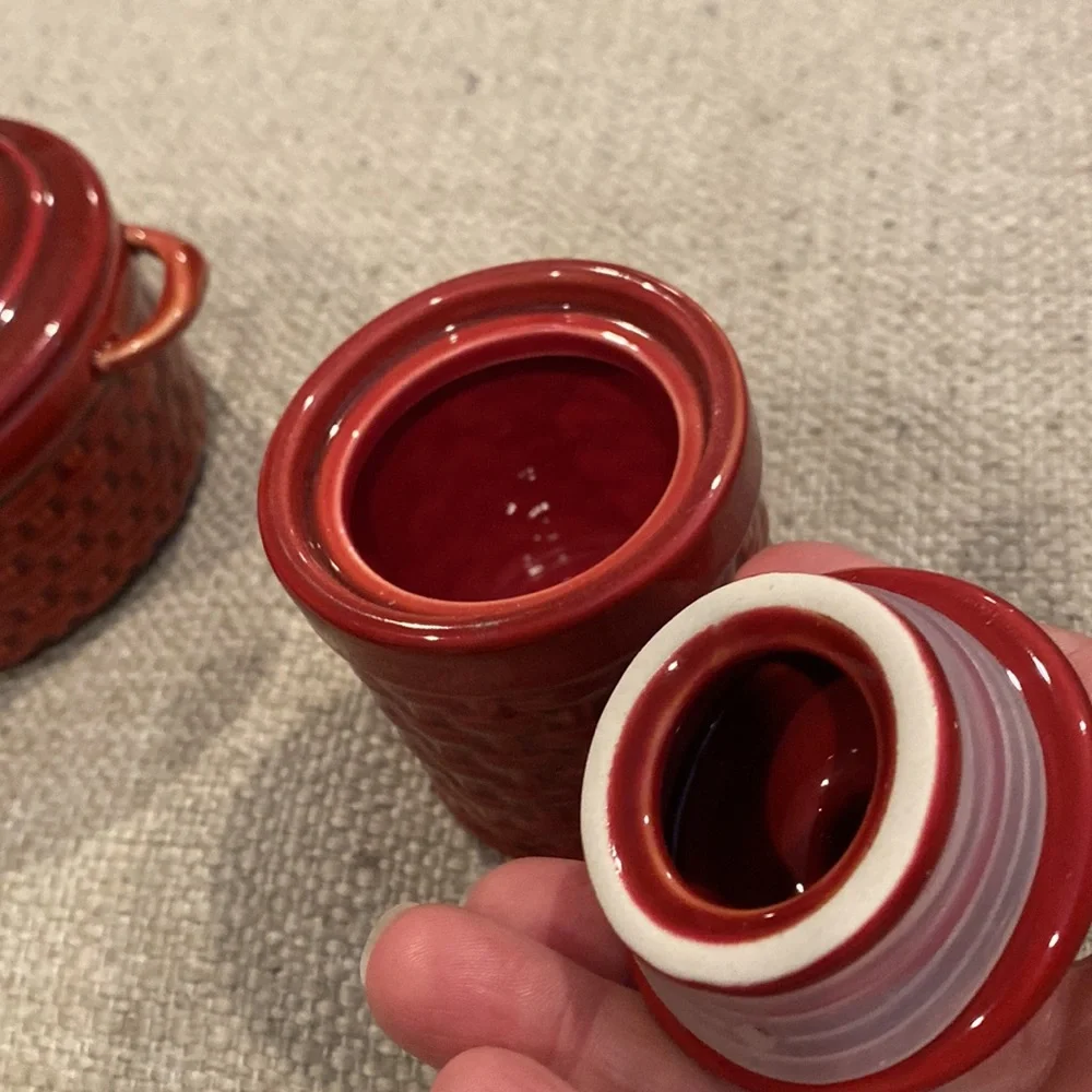 NWOT Pier 1 Burgundy Basket Weave Stoneware Ramekin & Mini Cup 2pc